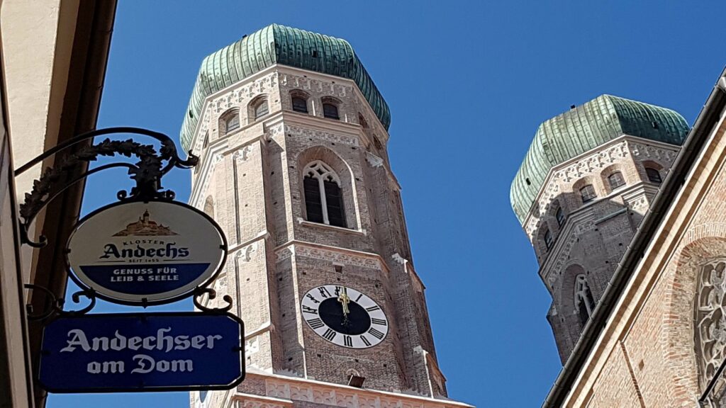 Dem Dom noch ein Stückchen näher gerückt: der Andechser am Frauenplatz 7.